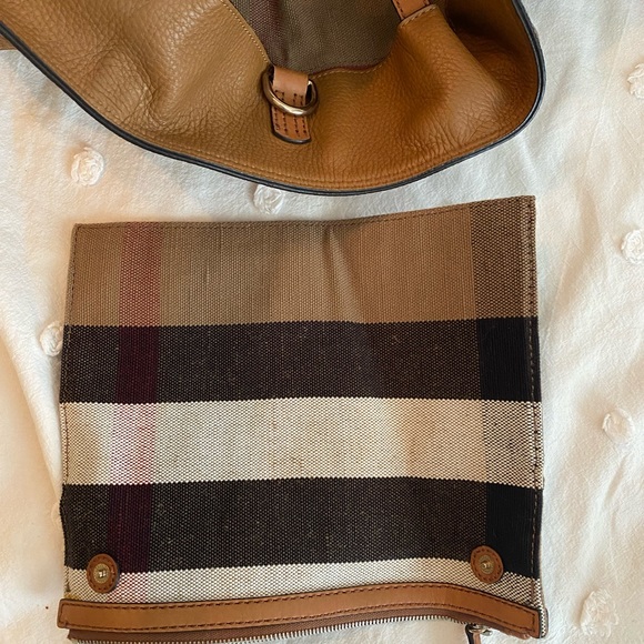 Burberry bag w/dustbag - Picture 2 of 16